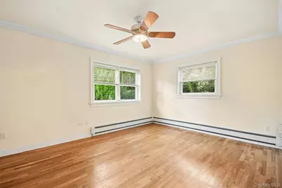 137 E 235th Street, Bronx, NY 10470 - Photo 7