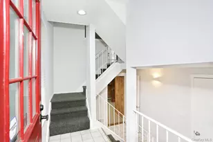 161 Treetop Cir, Nanuet, NY 10954 - Photo 3