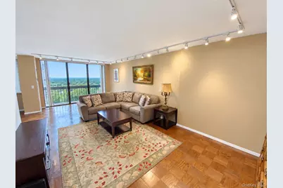 27010 Grand Central Parkway #10S, Floral Park, NY 11005 - Photo 3