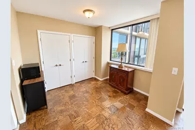27010 Grand Central Parkway #10S, Floral Park, NY 11005 - Photo 7