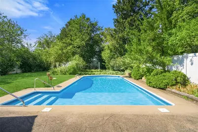 19 W Farms Lane, Commack, NY 11725 - Photo 25
