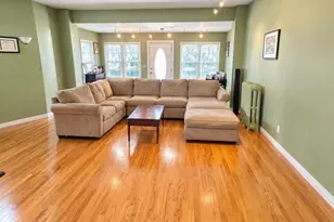135-16 Kew Gardens Rd, Richmond Hill, NY 11418 - Photo 3