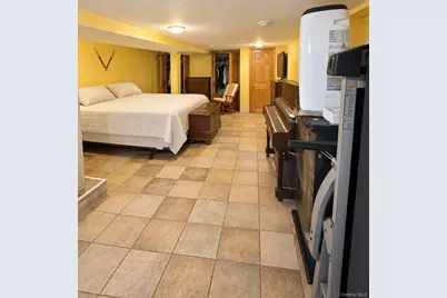 135-16 Kew Gardens Road, Richmond Hill, NY 11418 - Photo 13