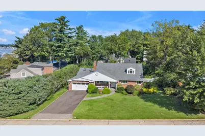 3 South Court, Port Washington, NY 11050 - Photo 5