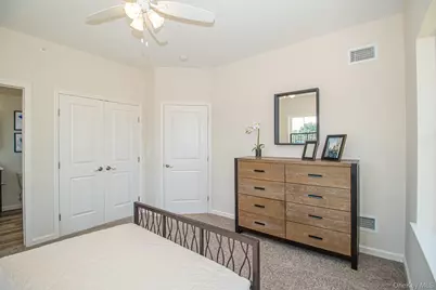312 Ashley Court Avenue, North Babylon, NY 11703 - Photo 5