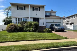 3588 Bertha Dr, Baldwin, NY 11510 - Photo 3