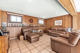 196 Von Huenfeld St, Massapequa Park, NY 11762 - Photo 21