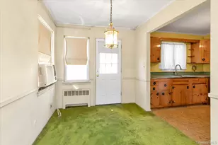 58 Elm St, Hicksville, NY 11801 - Photo 5