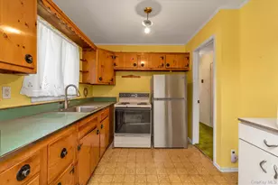 58 Elm St, Hicksville, NY 11801 - Photo 7