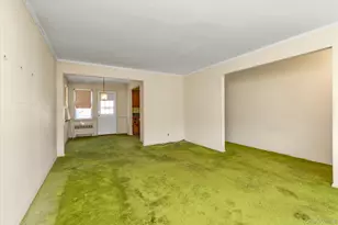 58 Elm St, Hicksville, NY 11801 - Photo 3
