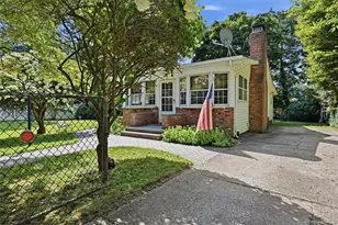 76 Queen Rd, Rocky Point, NY 11778 - Photo 3
