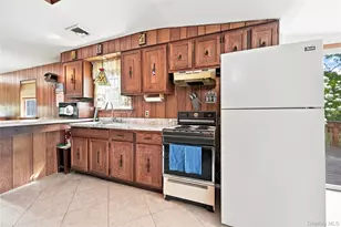 76 Queen Rd, Rocky Point, NY 11778 - Photo 7