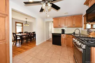 35 Montauk Dr, Bay Shore, NY 11706 - Photo 15