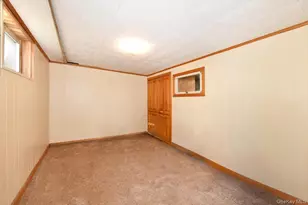 35 Montauk Dr, Bay Shore, NY 11706 - Photo 21