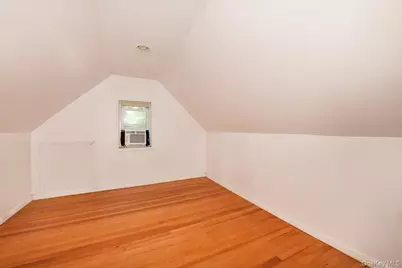 35 Montauk Drive, Bay Shore, NY 11706 - Photo 19