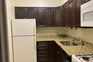 275 Maple Ave, Rockville Centre, NY 11570 - Photo 5