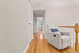 89 Brook Ct S, New Hyde Park, NY 11040 - Photo 19