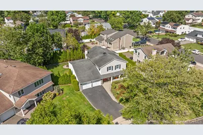 89 Brook Court S, New Hyde Park, NY 11040 - Photo 33