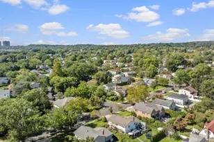 89 Brook Ct S, New Hyde Park, NY 11040 - Photo 37
