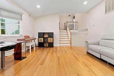 89 Brook Court S, New Hyde Park, NY 11040 - Photo 15