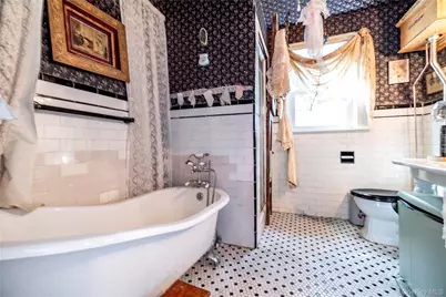 166 Southard Avenue, Rockville Centre, NY 11570 - Photo 9