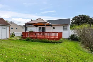 41 Cornell Ln, Hicksville, NY 11801 - Photo 25