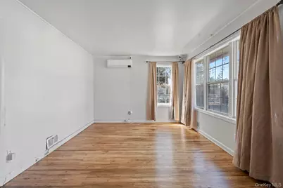 5 Prospect Street W, Amityville, NY 11701 - Photo 5