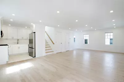 48 N Linwood #B, Port Washington, NY 11050 - Photo 5