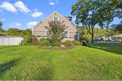 225 Harrison Avenue, Miller Place, NY 11764 - Photo 11