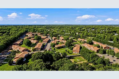 460 Old Town Road #11I, Port Jefferson Station, NY 11776 - Photo 3
