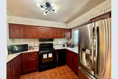 254-40 Craft Avenue #2nd Fl, Rosedale, NY 11422 - Photo 3