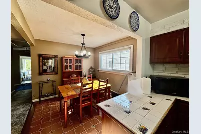 254-40 Craft Avenue #2nd Fl, Rosedale, NY 11422 - Photo 5