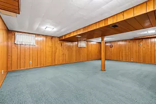 45 Berkshire Rd, Hicksville, NY 11801 - Photo 17