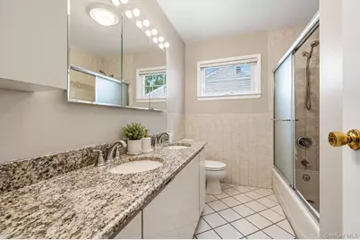 45 Berkshire Road, Hicksville, NY 11801 - Photo 11