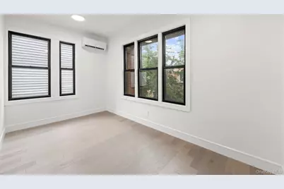 1024 E 226th Street, Bronx, NY 10466 - Photo 11
