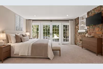 1058 Plandome Road, Manhasset, NY 11030 - Photo 9