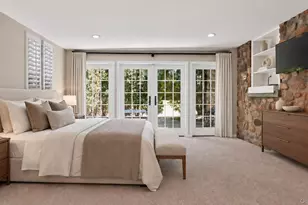 1058 Plandome Rd, Manhasset, NY 11030 - Photo 9