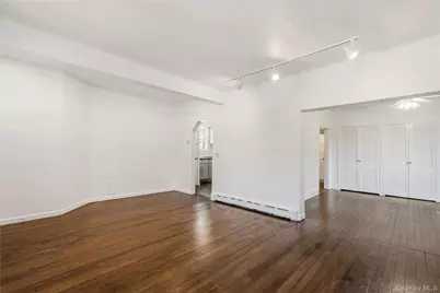 120 S High Street, Lindenhurst, NY 11757 - Photo 9