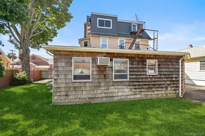 120 S High Street, Lindenhurst, NY 11757 - Photo 37