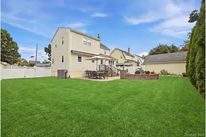 2546 Hicks Street, Bellmore, NY 11710 - Photo 41