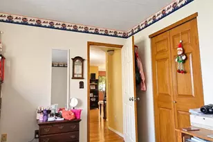 61-12 69th St, Middle Village, NY 11379 - Photo 9