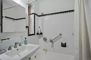 151 Centre, New Rochelle, NY 10805 - Photo 21