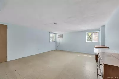 238 Clent Road, Great Neck, NY 11021 - Photo 13