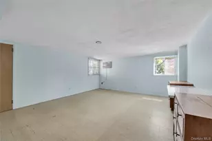 238 Clent Rd, Great Neck, NY 11021 - Photo 13