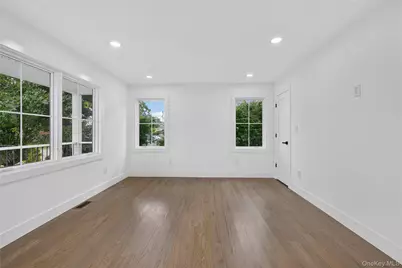 238 N Oak Street, Massapequa, NY 11758 - Photo 17