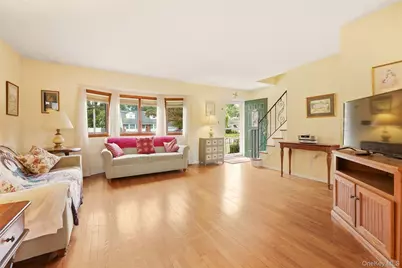 44 Dulittle Street, North Babylon, NY 11703 - Photo 5