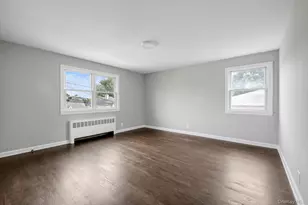 7 Linwood Rd N, Port Washington, NY 11050 - Photo 5