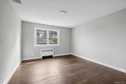 7 Linwood Road N, Port Washington, NY 11050 - Photo 7