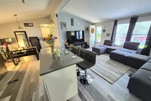 37-28 Hubbard Ave, Riverhead, NY 11901 - Photo 11