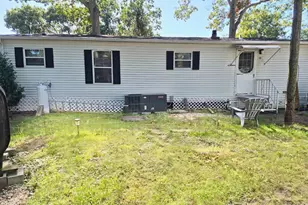 37-28 Hubbard Ave, Riverhead, NY 11901 - Photo 27